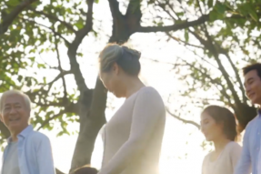 银发经济崛起：保健产业30年蜕变，开启8万亿市场新篇章